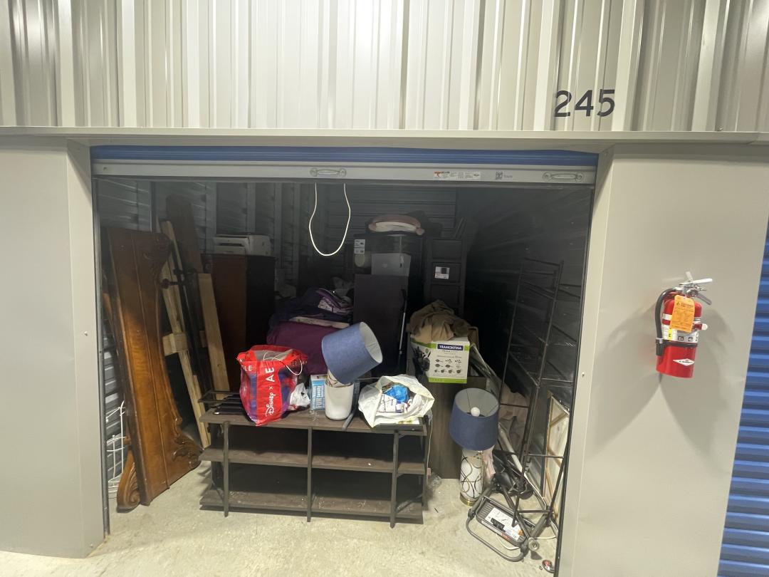 Storage Unit Auction in Hattiesburg, MS at USA Storage Centers